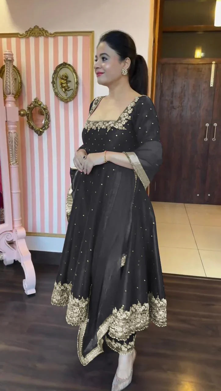 Prachi's' Black Havy Vichitra Royal Elegant Suit Set