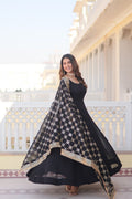 Keshavi'S Black Coloured Gown