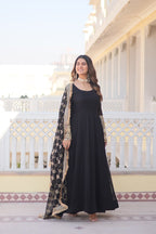 Keshavi'S Black Coloured Gown