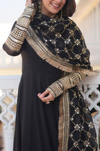 Keshavi'S Black Coloured Gown