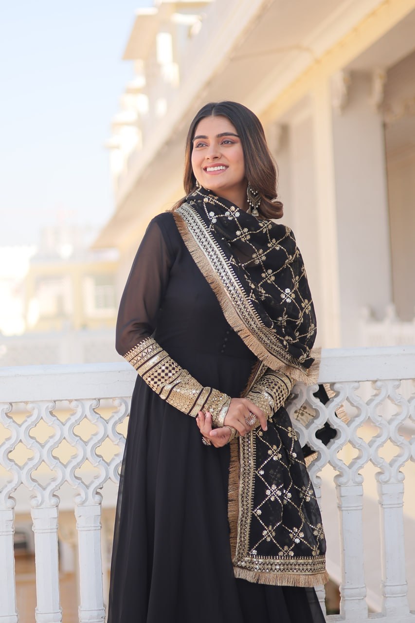 Keshavi'S Black Coloured Gown
